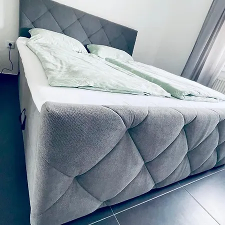 Elegante Apartment In Erftstadt Mit Balkon, Zentral, Bahnhof Nah, Phantasialand Bruehl Bei Cologne Zewnętrze zdjęcie