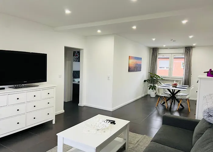 Elegante Apartment In Erftstadt Mit Balkon, Zentral, Bahnhof Nah, Phantasialand Bruehl Bei Cologne