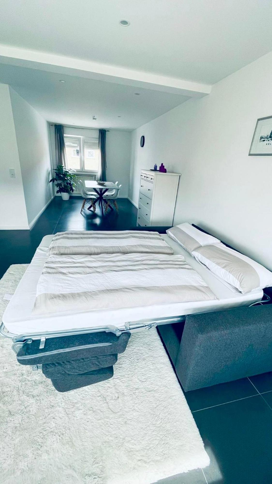 Appartement Elegante In Mit Balkon, Zentral, Bahnhof Nah, Phantasialand Bruehl Bei Cologne *