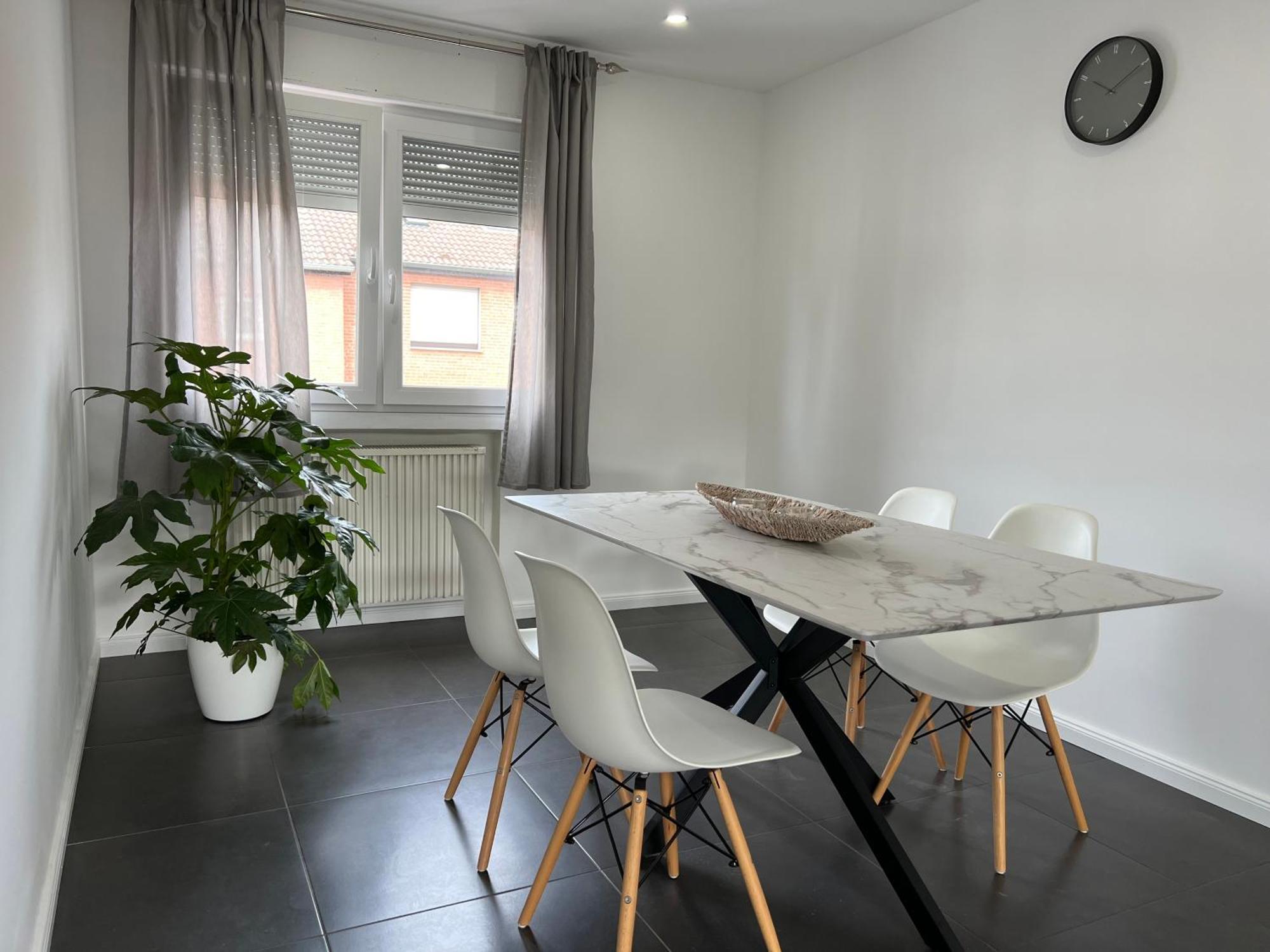 Elegante In Mit Balkon, Zentral, Bahnhof Nah, Phantasialand Bruehl Bei Cologne Appartement Erftstadt